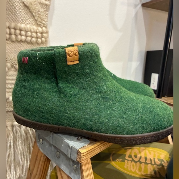 Green Comfort pull on felt wool shoes size 38 nwt - Picture 1 of 2